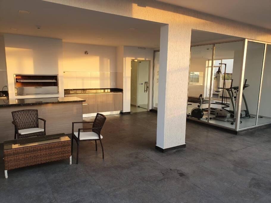 Hermoso Departamento Con Piscina Y Estacionamiento アスンシオン エクステリア 写真